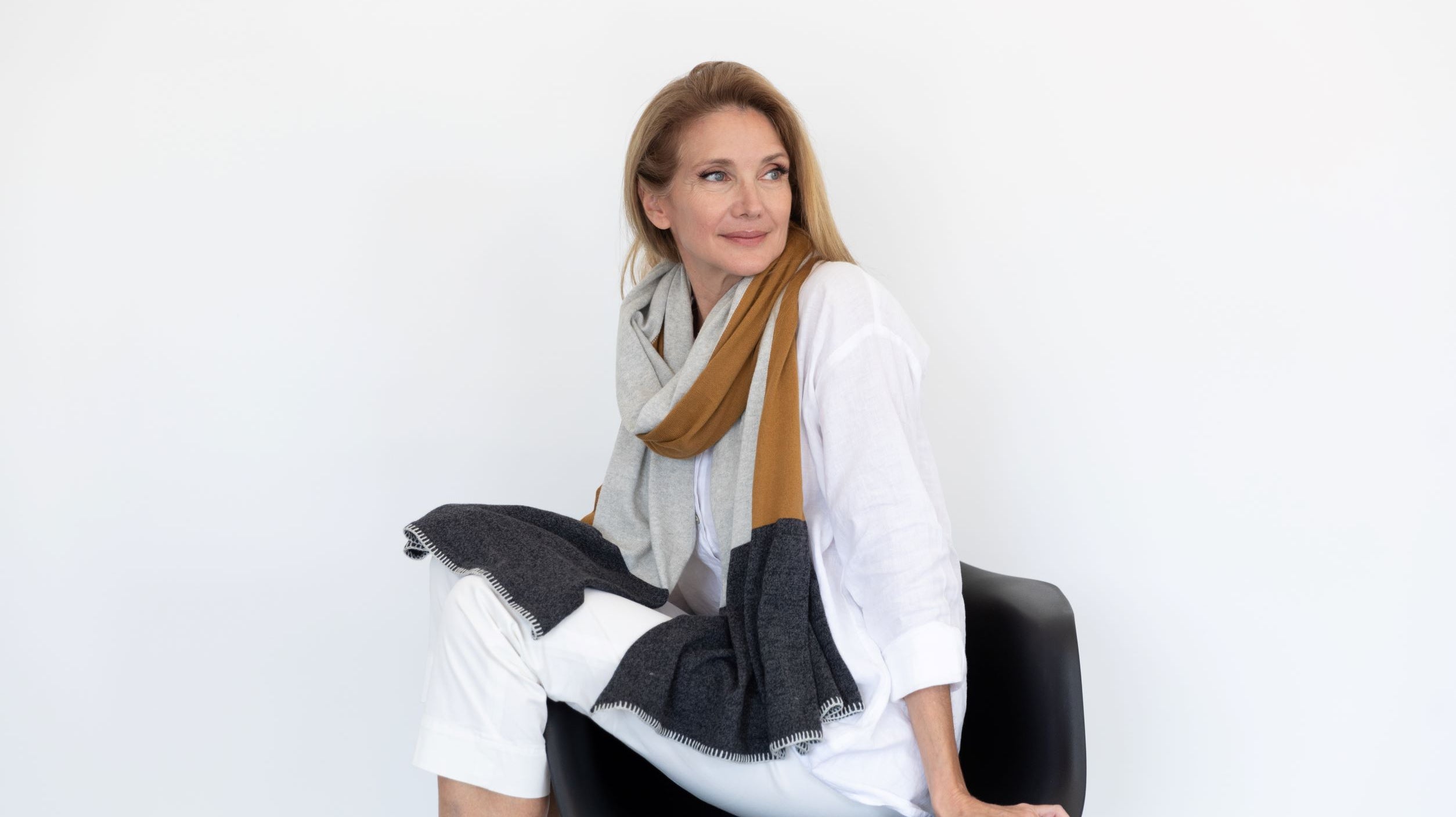 The Dreamsoft Travel Scarf: The Ultimate Accessory For Your Winter Capsule Wardrobe