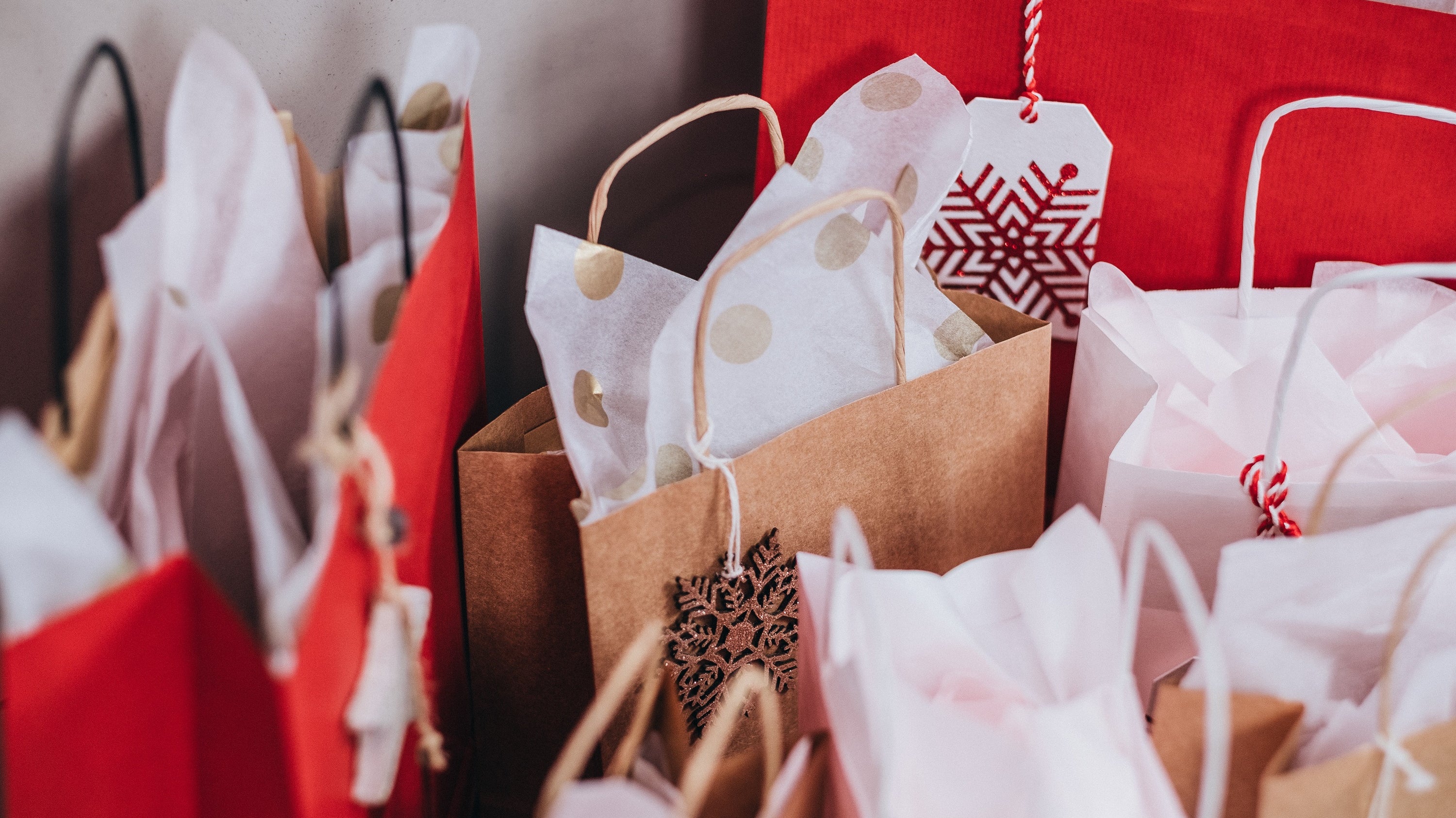 How To: 3 Ways To Shop Sustainably This Holiday Season
