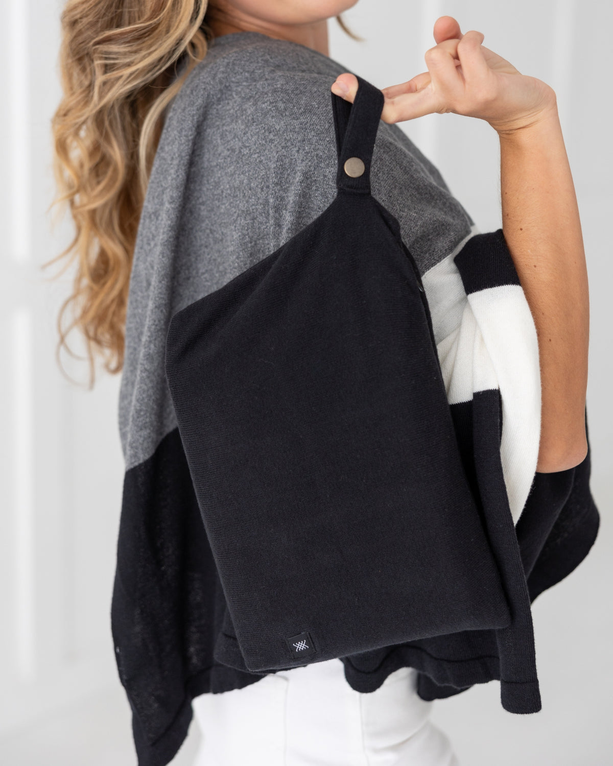 The Dreamsoft Travel Scarf Carry Pouch - Black
