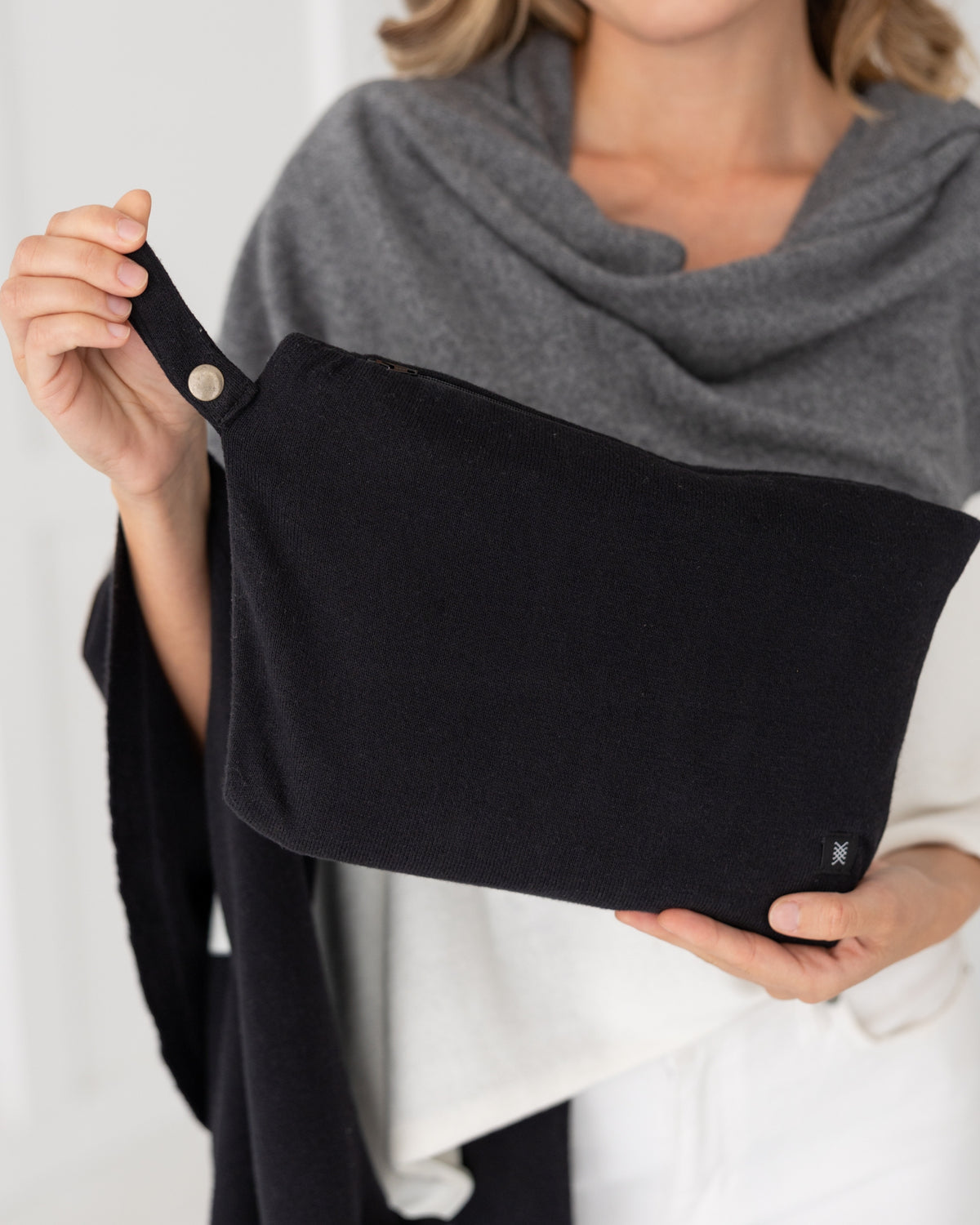 The Dreamsoft Travel Scarf Carry Pouch - Black